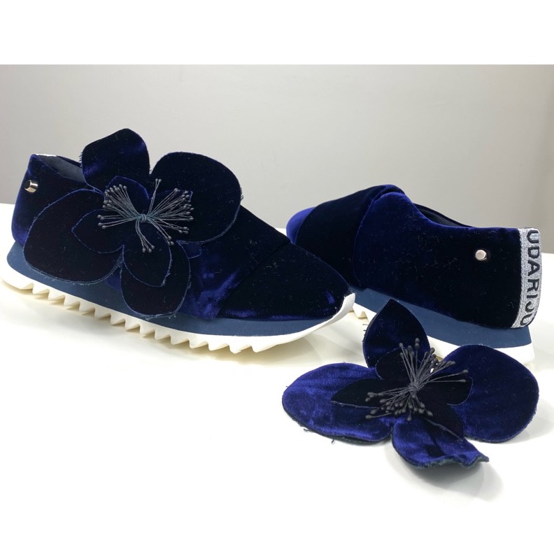 Judari Milano Blue Velvet Floral Sneakers Sz 8 New